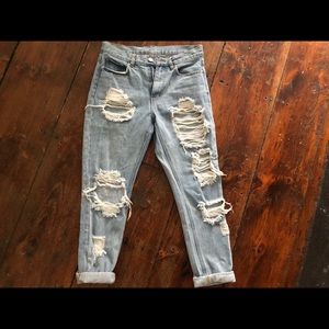 zara distressed boyfriend jeans